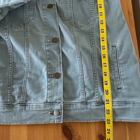 Womens Light Wash Jean Jacket | Blue Light Wash Jean Jacket | Denim Jacket Women - Picture 7 of 9